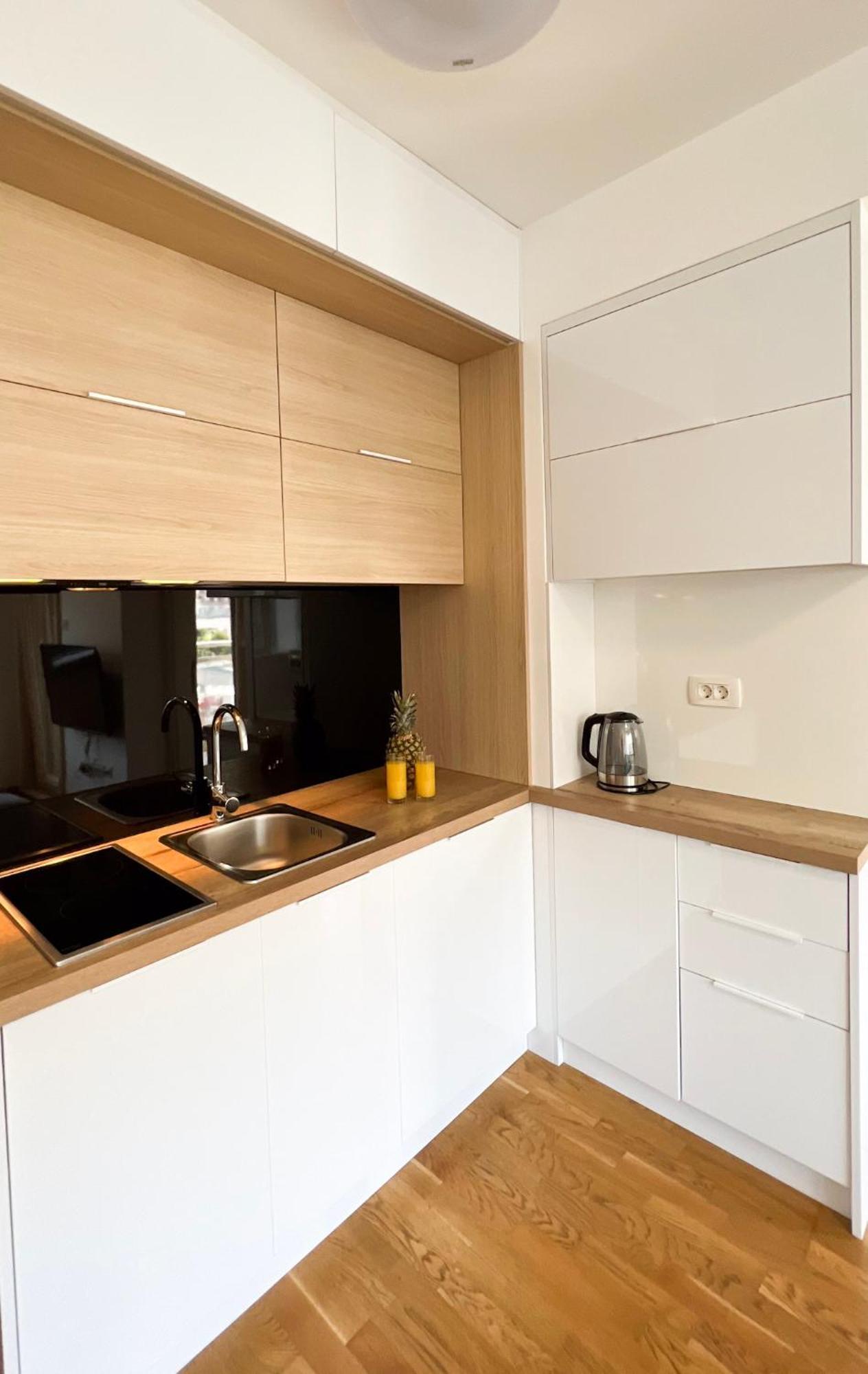Four Views By The Sea Apartment Budva