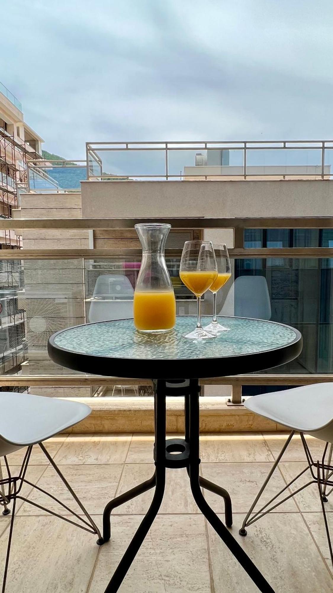 Four Views By The Sea Apartment