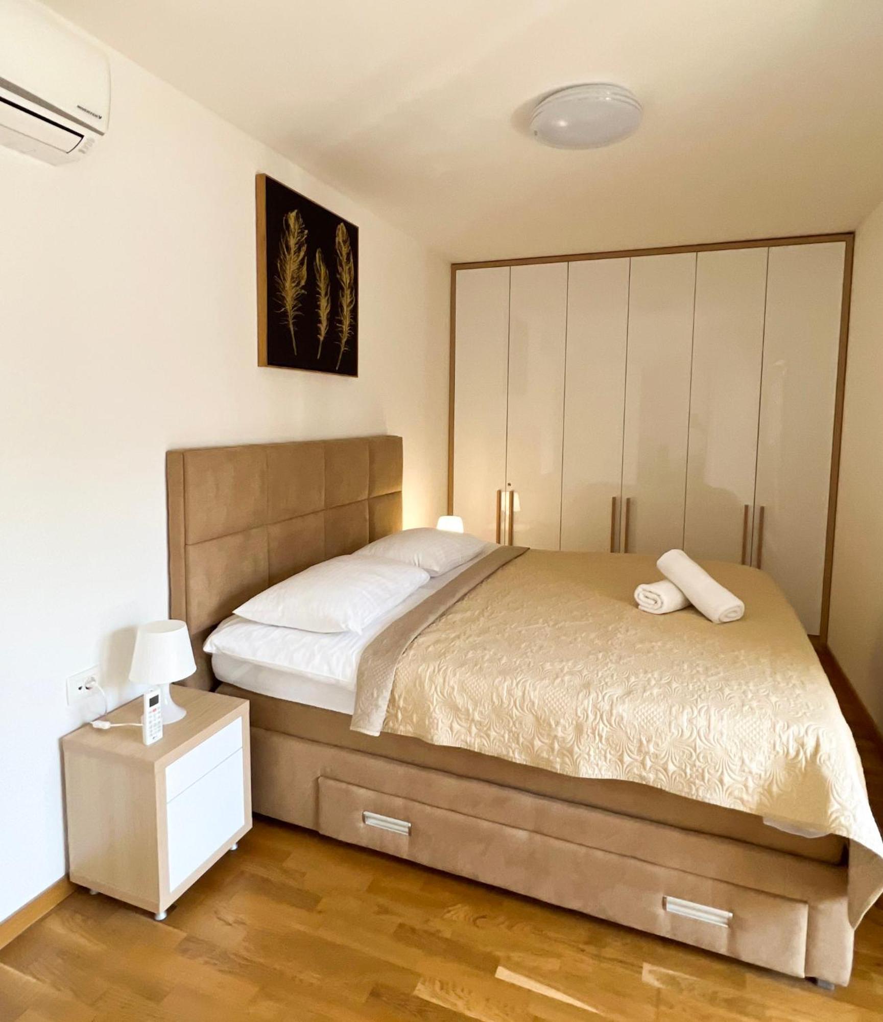 Four Views By The Sea Apartman