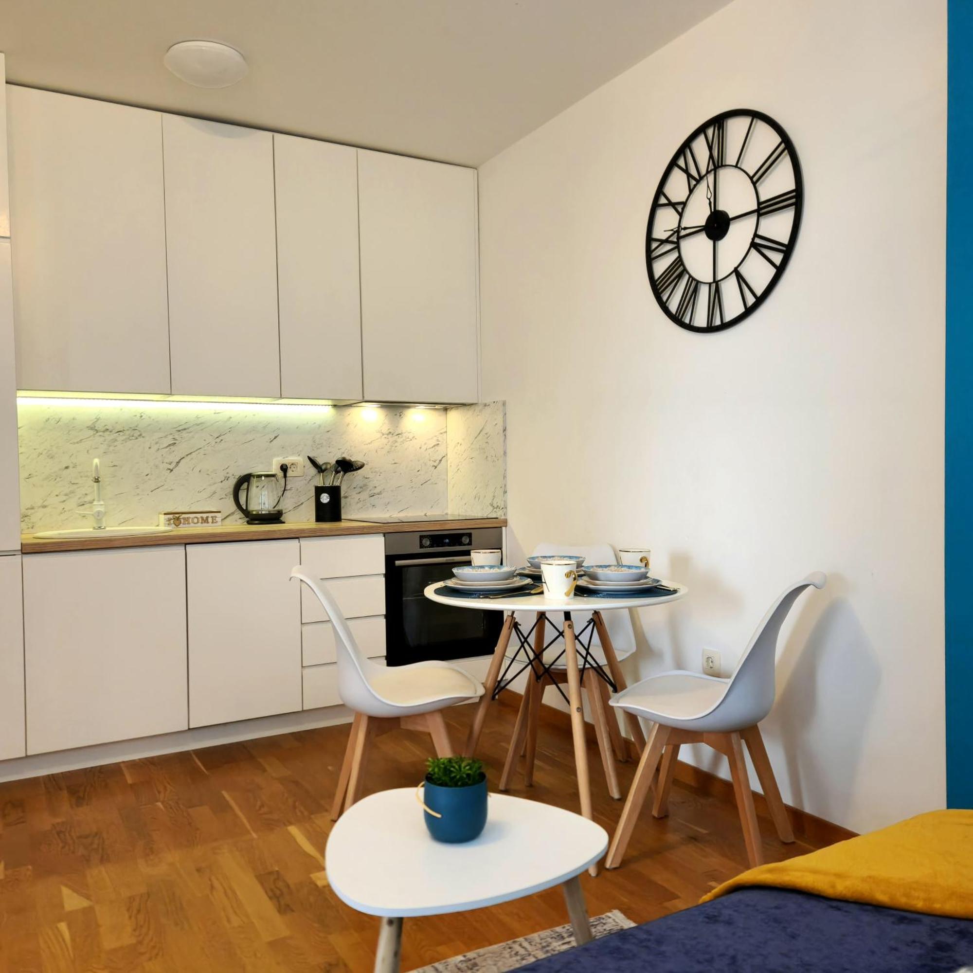 Four Views By The Sea Apartman *